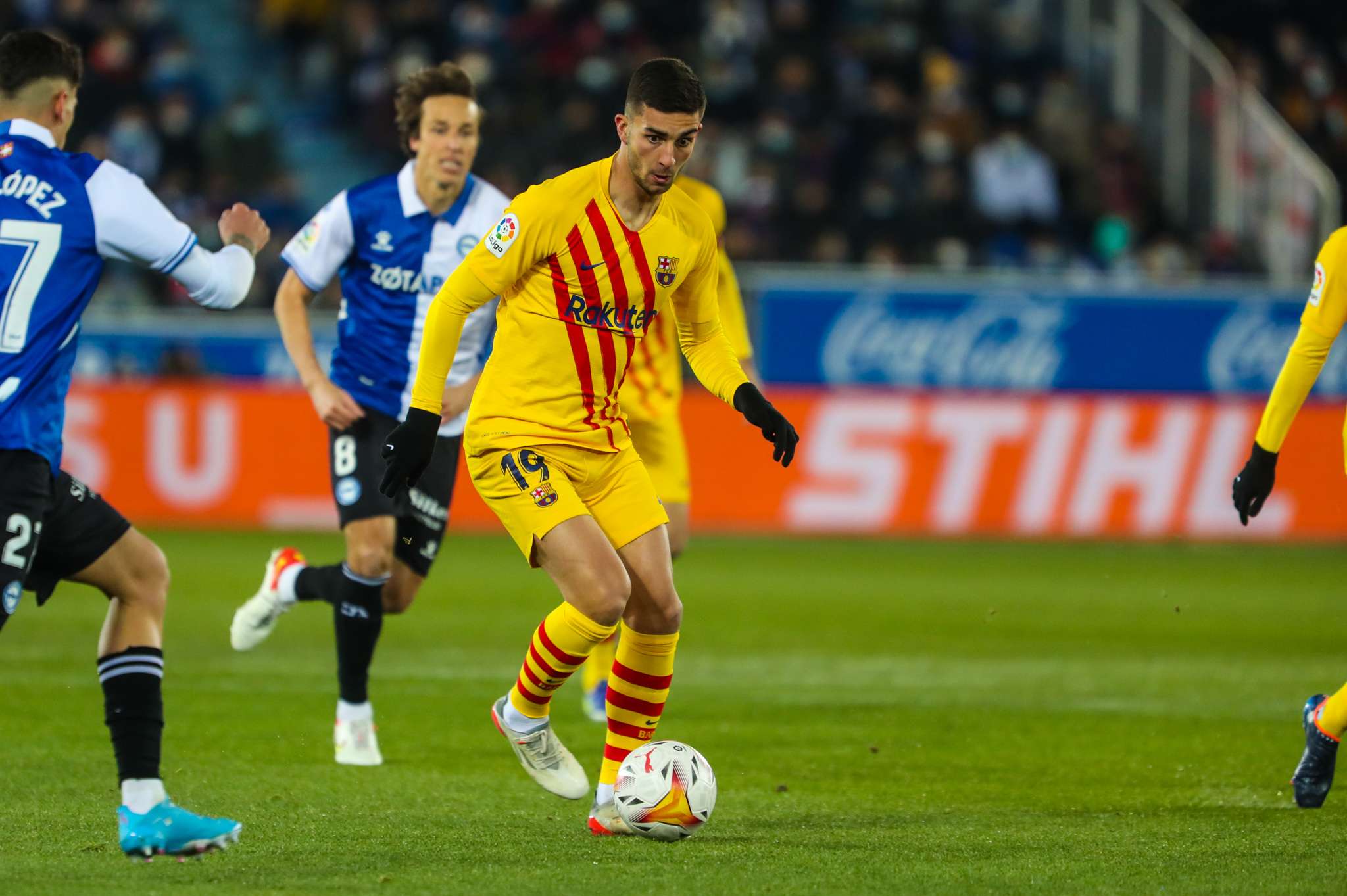 Torres jugando para el FC Barcelona