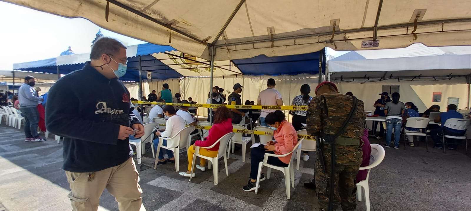 Laboratorios moviles y centros de vacunacion Covid-19 amplian horarios