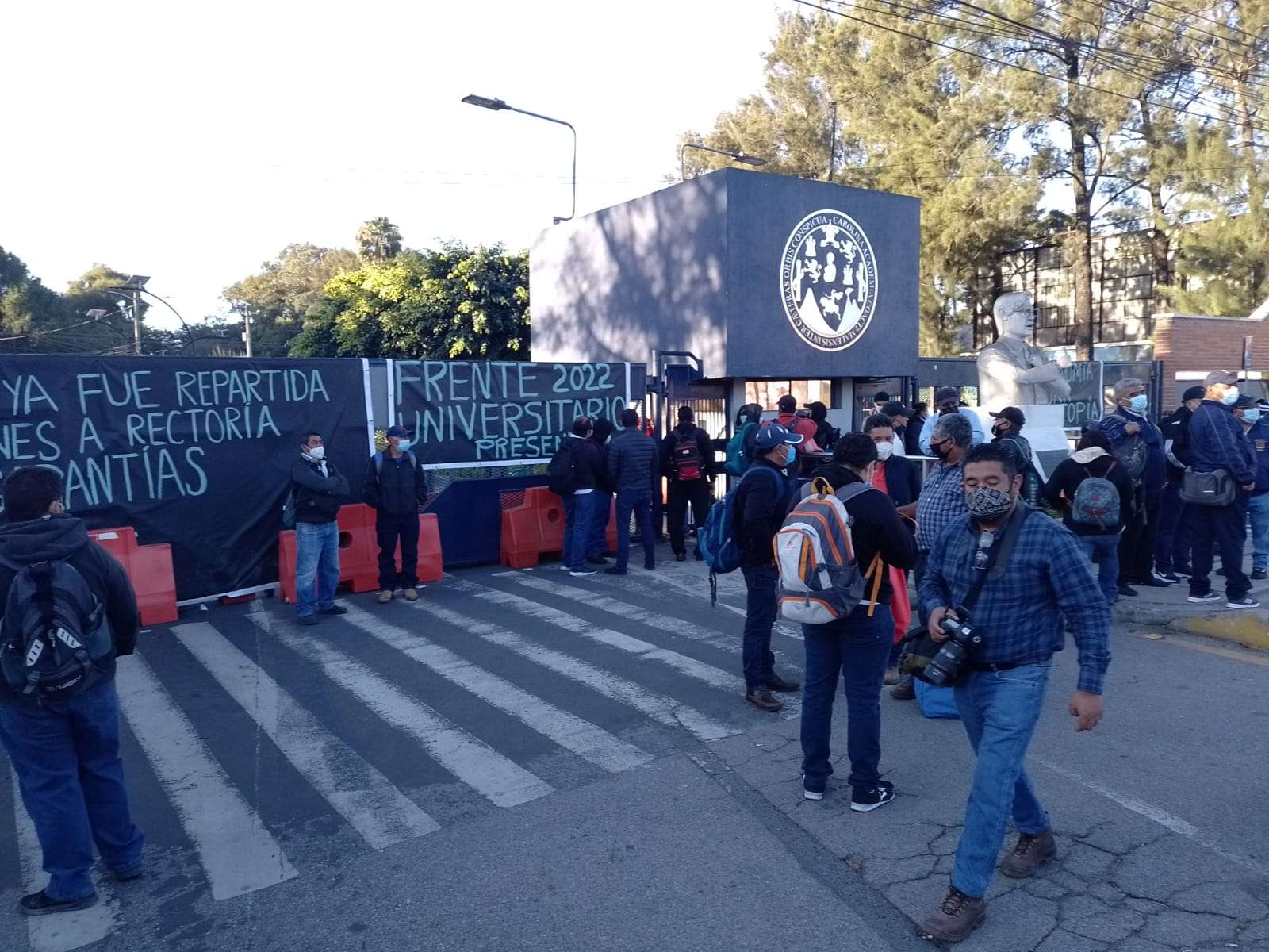 Campus Central de la USAC es tomado por estudiantes del frente Universitario