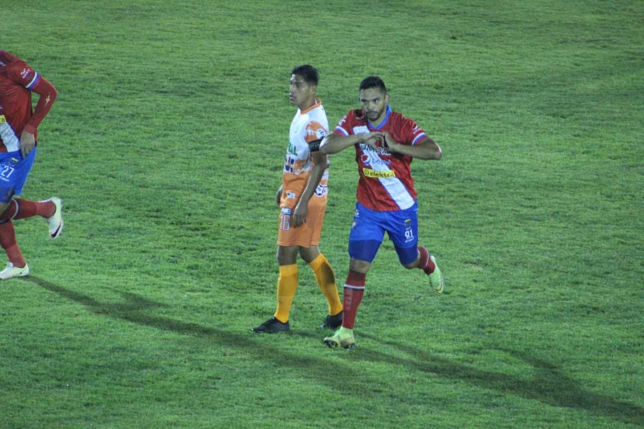 Wilber Pérez Xelajú MC