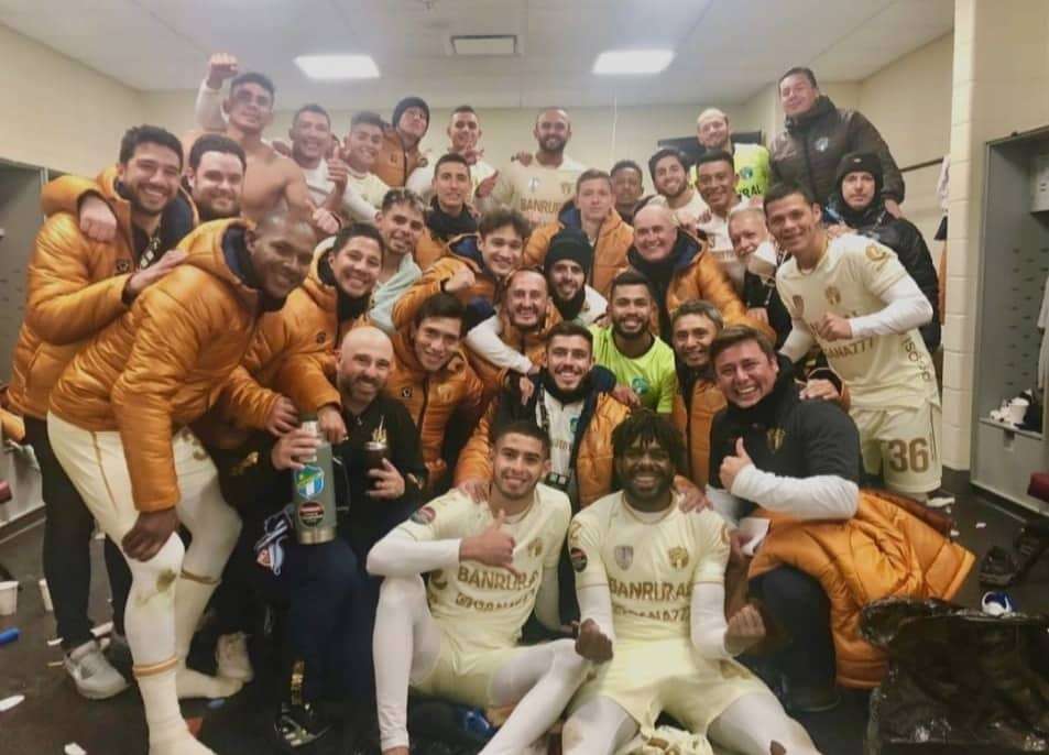 Jugadores de Comunicaciones celebran en las redes la clasificación