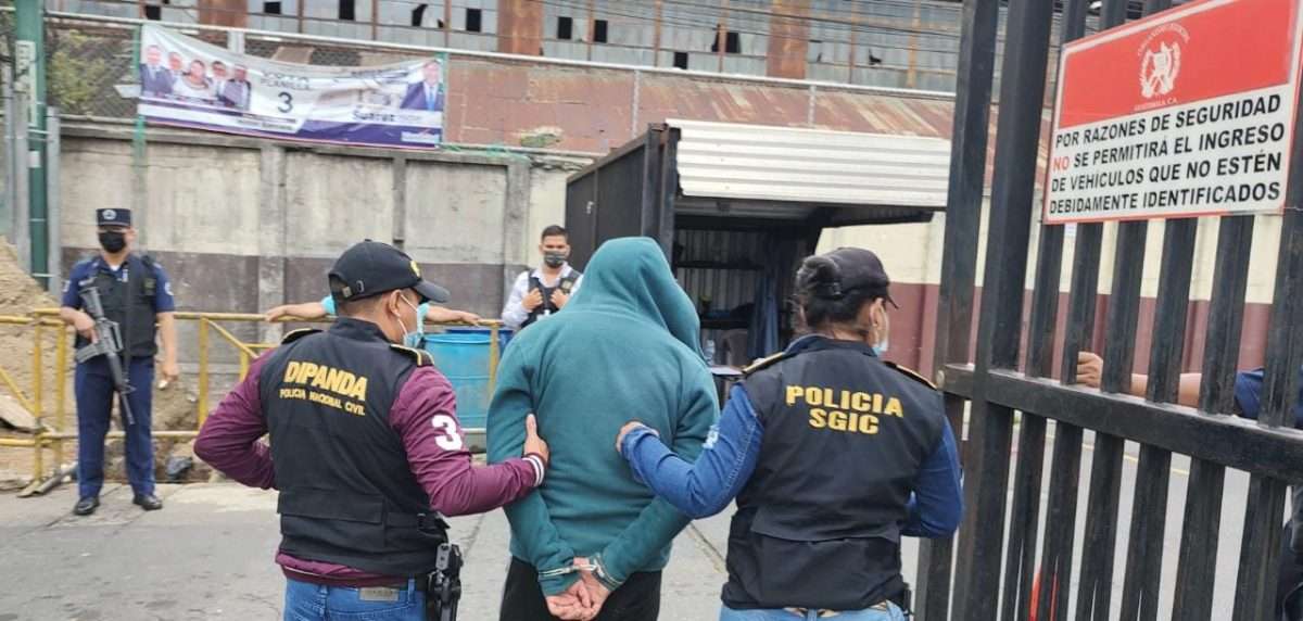 Capturan a 10 personas señaladas de ser mareros extorsionistas