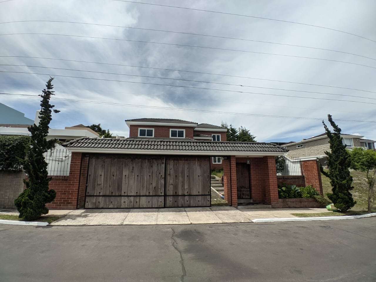 Lujosa casa de «Chico Dólar» (blanqueador de dinero) pasa a la Senabed