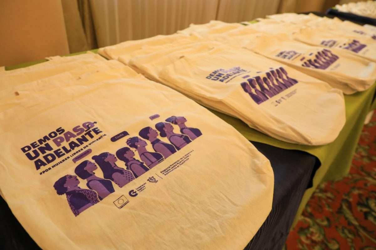 Lanzan campaña «Demos un paso adelante», por mujeres libres de violencia