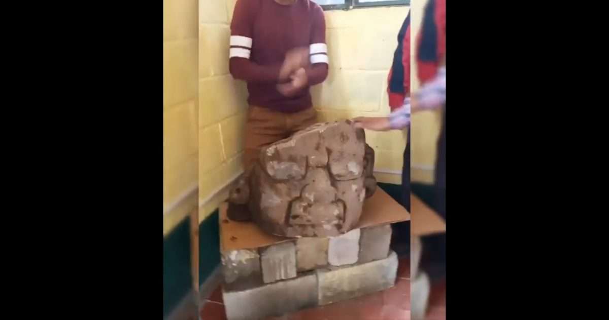 Exigen que se detenga construcción de estadio por localización de piezas mayas