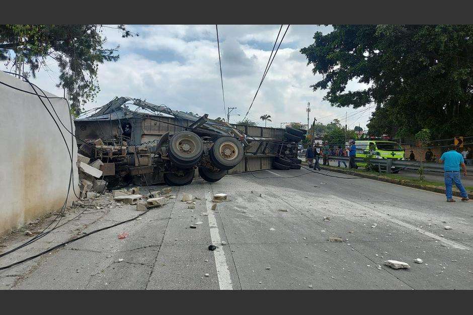 Triple colisión afecta el tránsito en el kilómetro 13 al Atlántico