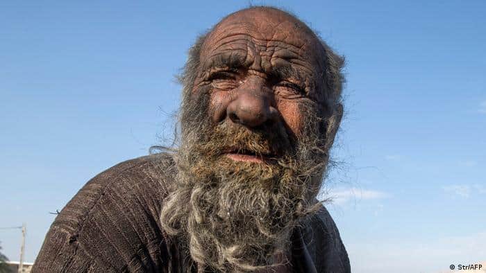 ¿No bañarse puede afectar la salud? Esta es la historia de Amou Haji, el hombre más sucio del mundo que murió poco después de bañarse