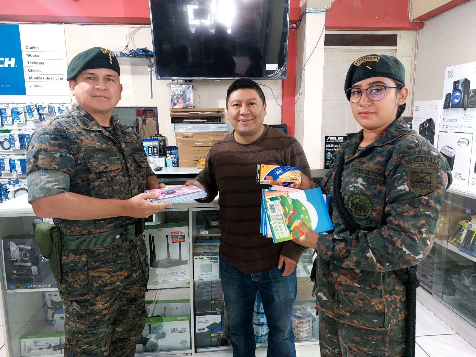 Ejército útiles escolares