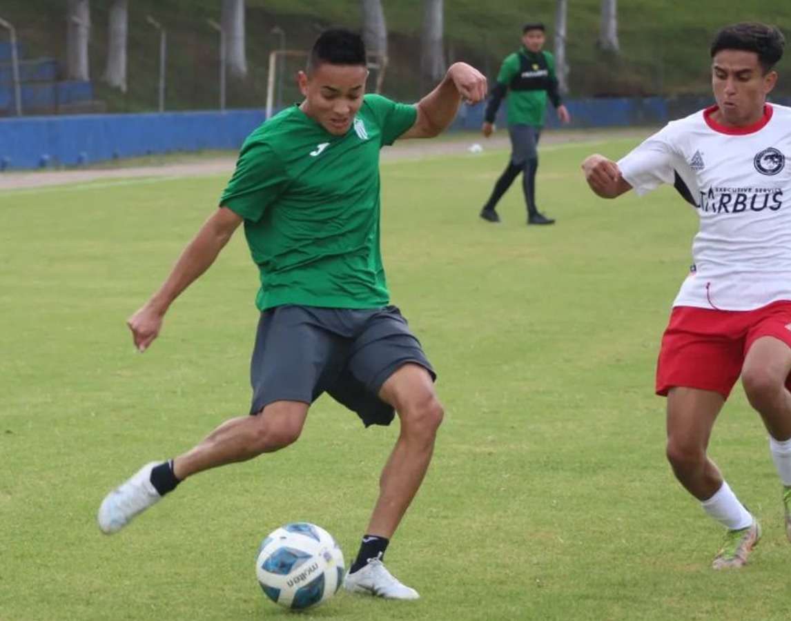 Antigua GFC Óscar Santis