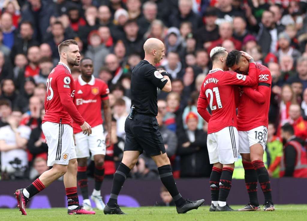 Manchester United empate 0-0