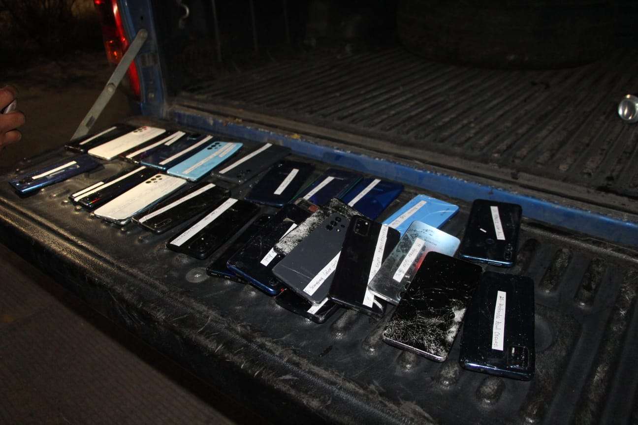 Pobladores en Totonicapán retienen e intentan linchar a dos presuntos roba celulares