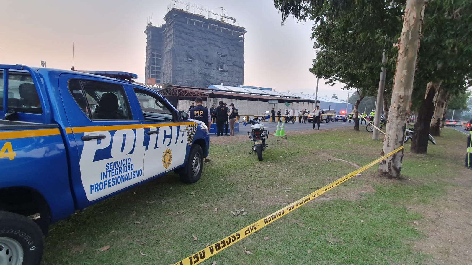 URGENTE | No hay paso en el Periférico sobre Cejusa por accidente que deja PNC muerto