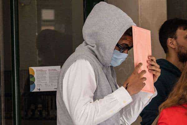 El aficionado del Mallorca, acusado de insultos racistas al jugador del Real Madrid Vinícius Júnior, comparece este martes en un juzgado de instrucción de Palma donde el futbolista declara por videoconferencia.- EFE/Cati Cladera