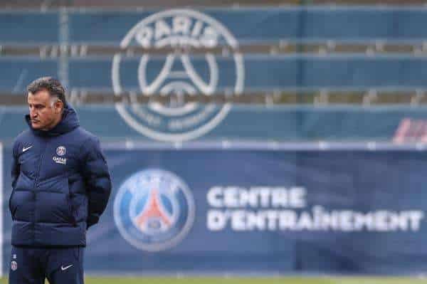 El entrenador del Paris Saint-Germain, Christophe Galtier,durante el entrenamiento de este viernes. EFE/EPA/MOHAMMED BADRA