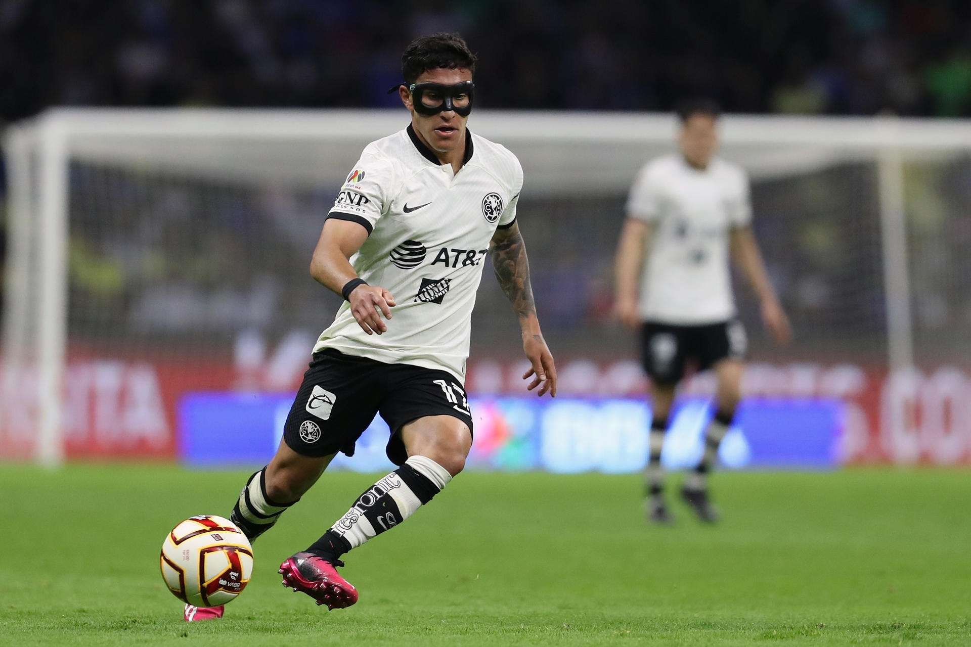 América vence por 1-3 al Cruz Azul y sube al segundo lugar del Clausura