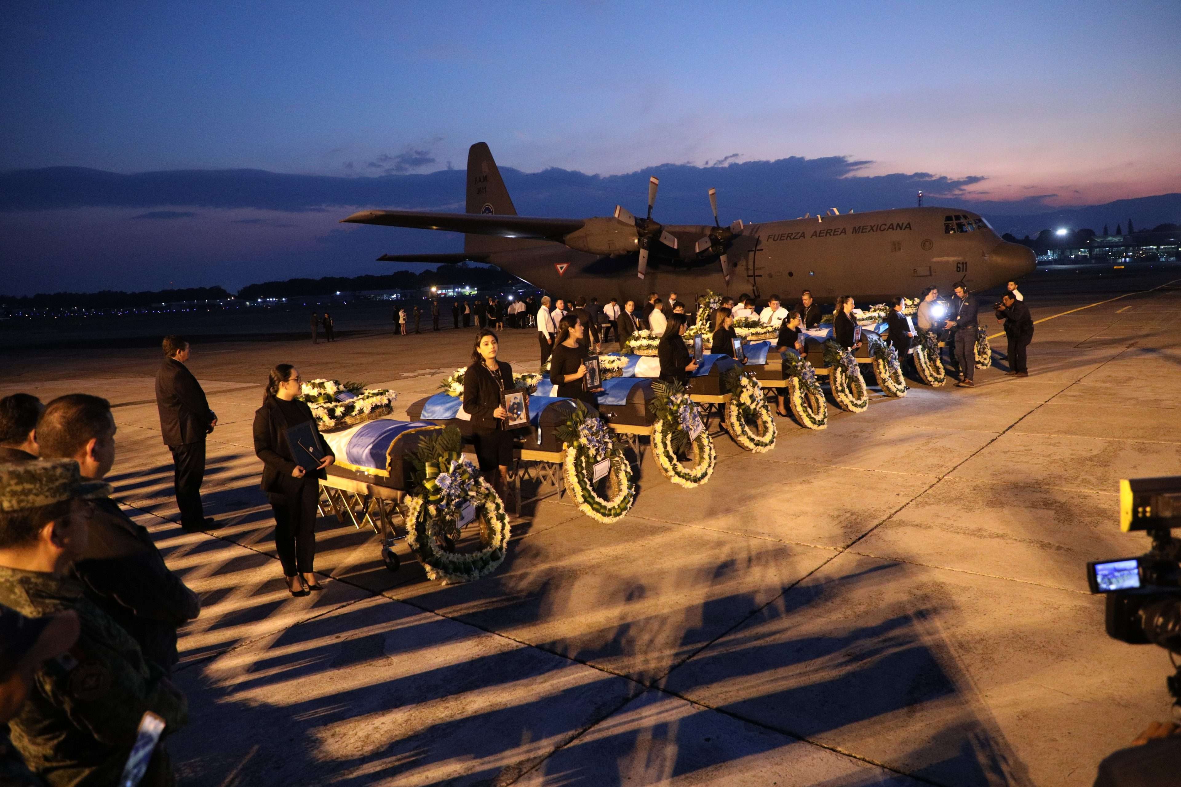 EN VIDEO | Arriban cuerpos migrantes guatemaltecos fallecidos en incendio de Ciudad Juárez, México