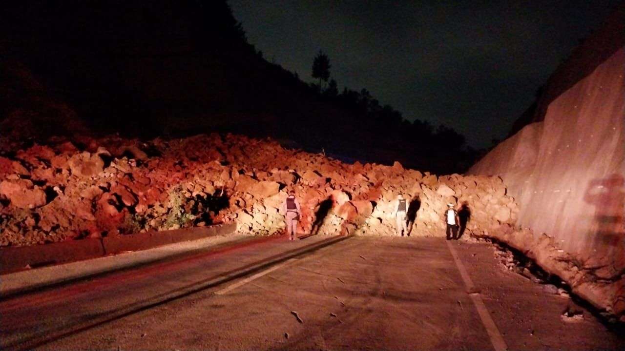 URGENTE | Nuevo derrumbe en el Libramiento de Chimaltenango, no hay paso