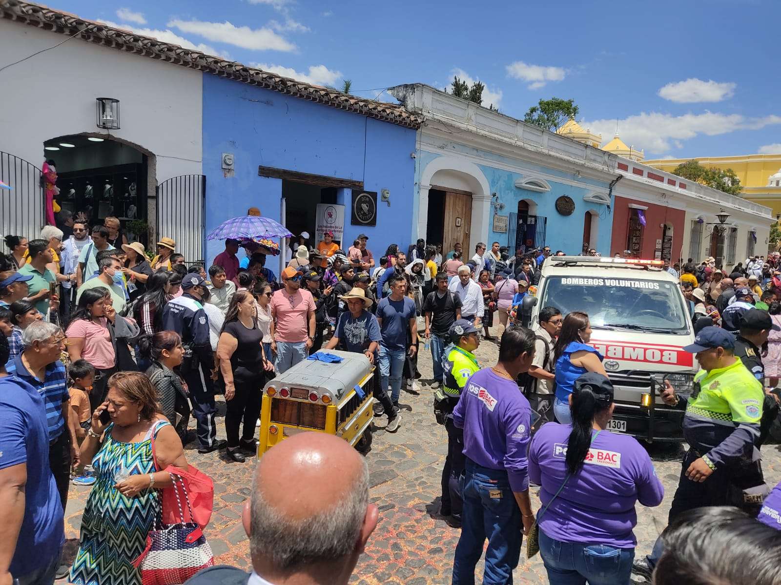 Explosión de bomba pirotécnica en Antigua Guatemala deja una persona herida