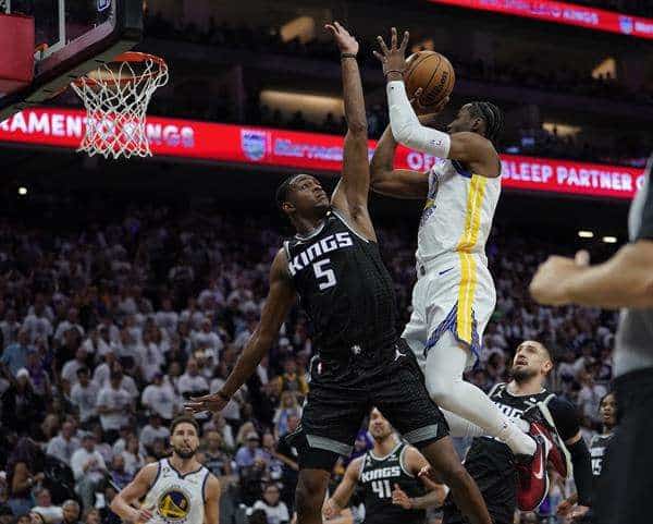 Sacramento Kings doblegaron este sábado a los Golden State Warriors, vigentes campeones de la NBA
