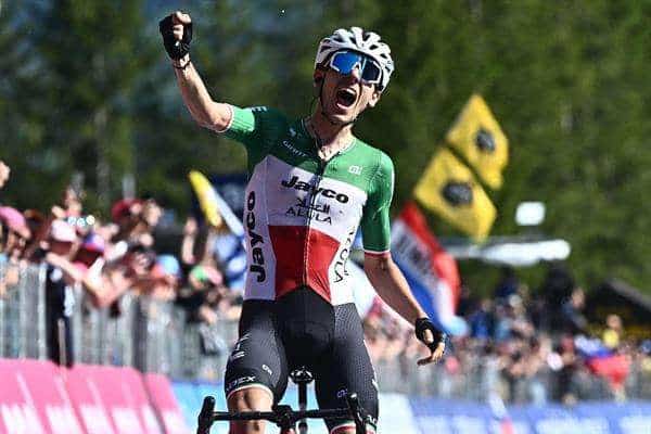 Filippo Zana obtuvo su primera gran victoria en el World Tour en la decimoctava etapa del Giro de Italia disputada entre Oderzo y Val di Zoldo