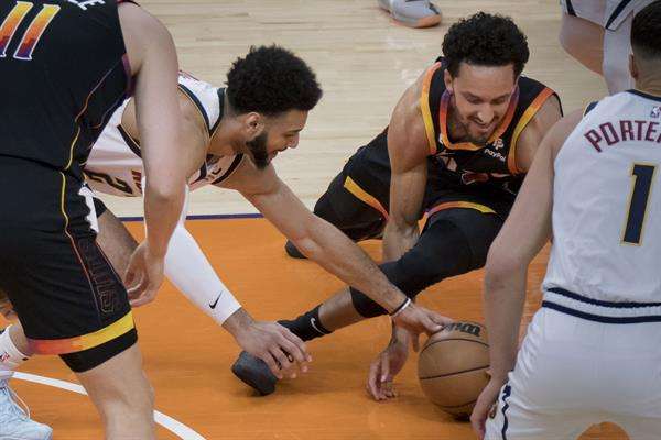 Los Nuggets despedazan a los Suns y jugarán la final del Oeste