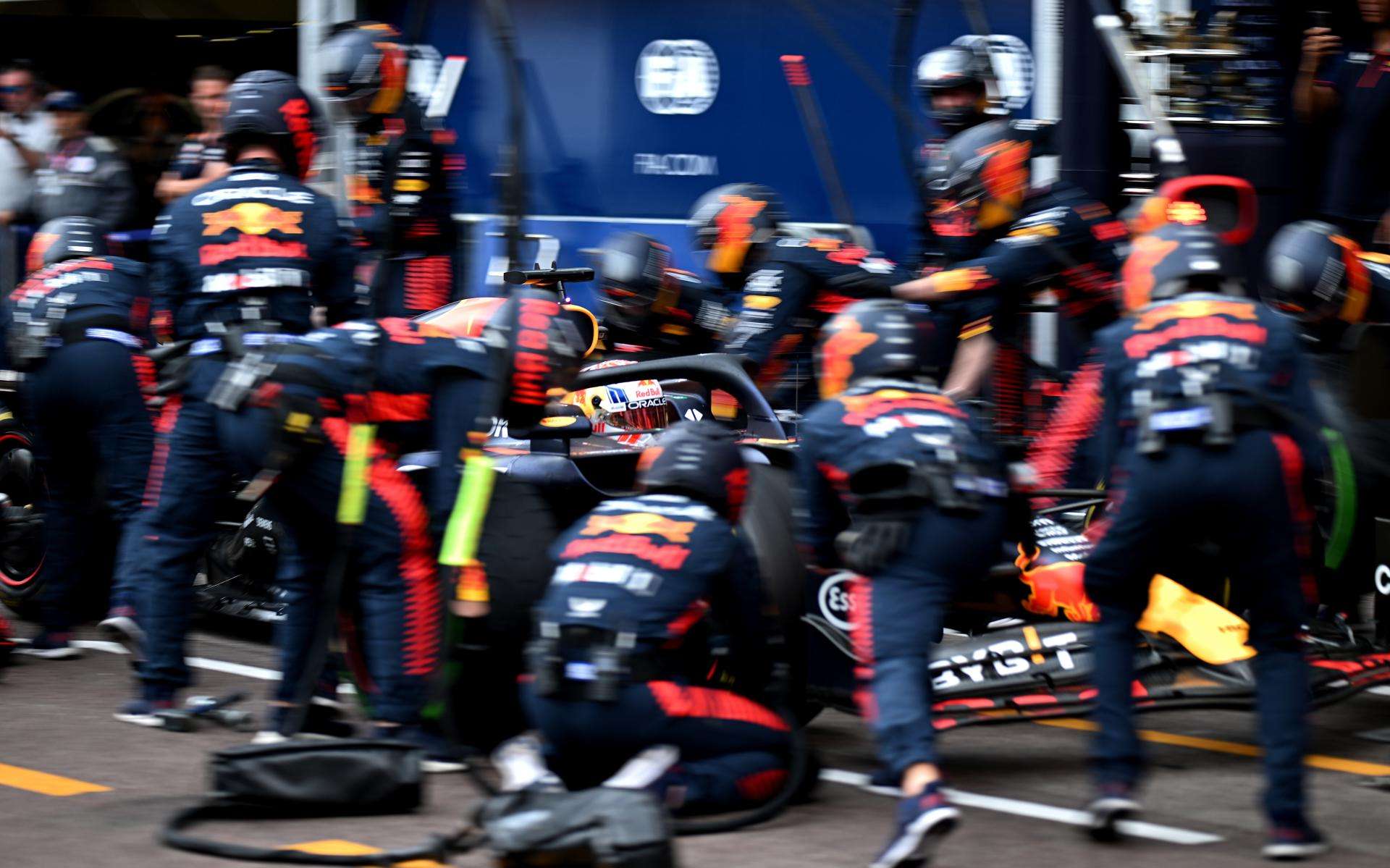 Verstappen, más líder al ganar en Mónaco por delante de Alonso