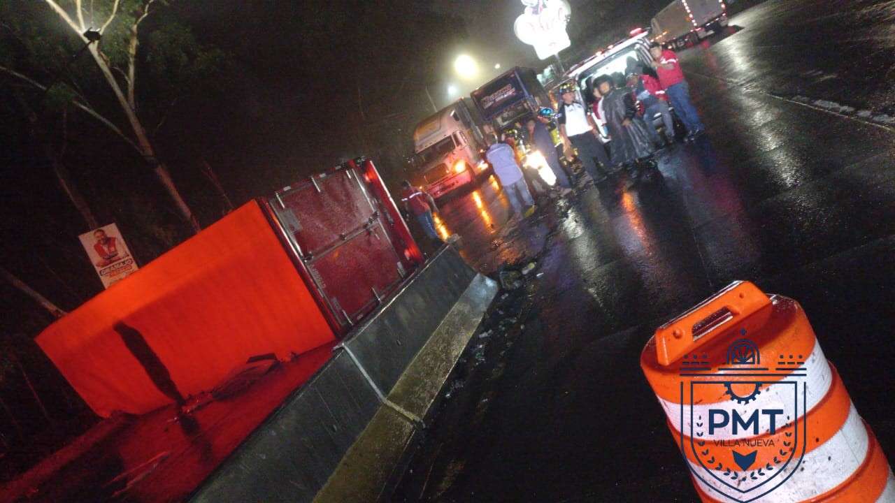 Accidentes en bajada de Villalobos y carretera al Pacífico complican el tránsito