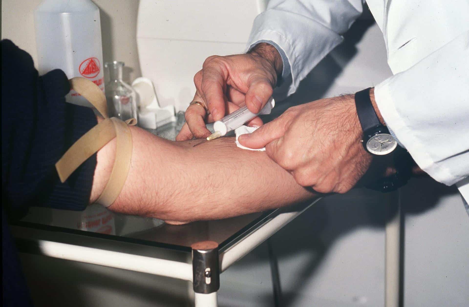 Científico hongkonés desarrolla un análisis de sangre para detectar células cancerígenas