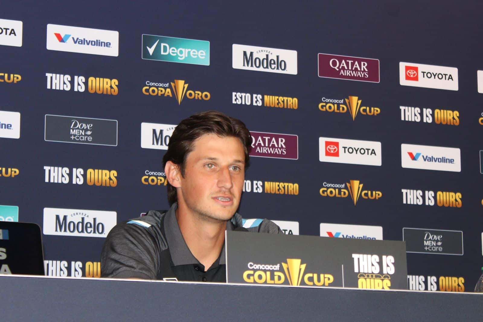 Luis Fernando Tena Nicholas Hagen Selección