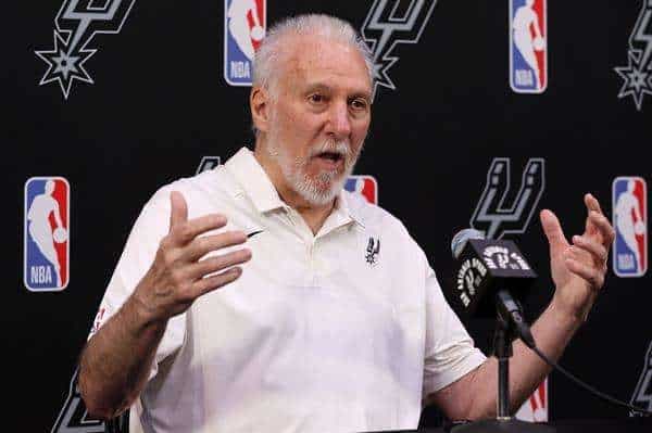 Gregg Popovich, entrenador de los San Antonio Spurs. EFE/Adam Davis