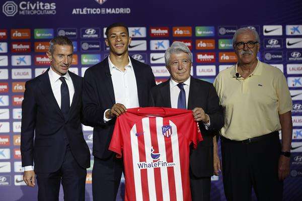 El central internacional uruguayo Santiago Mouriño, fichado por las próximas cinco temporadas por el Atlético de Madrid