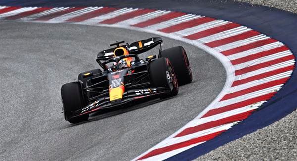 Spielberg (Austria), 01/07/2023.- El neerlandés Max Verstappen (Red Bull), líder destacado del campeonato, durante la calificación reducida para la prueba sprint ('sprint shoot-out') para el Gran Premio de Austria, el noveno del Mundial de F1, este sábado en el Red Bull Ring de Spielberg. EFE/EPA/CHRISTIAN BRUNA