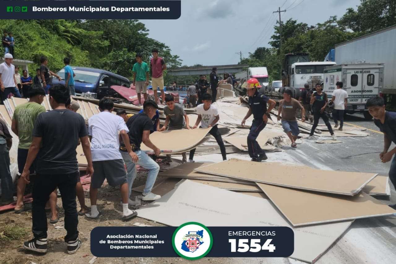 Fuerte accidente de tránsito en Colomba Costa Cuca, Quetzaltenango