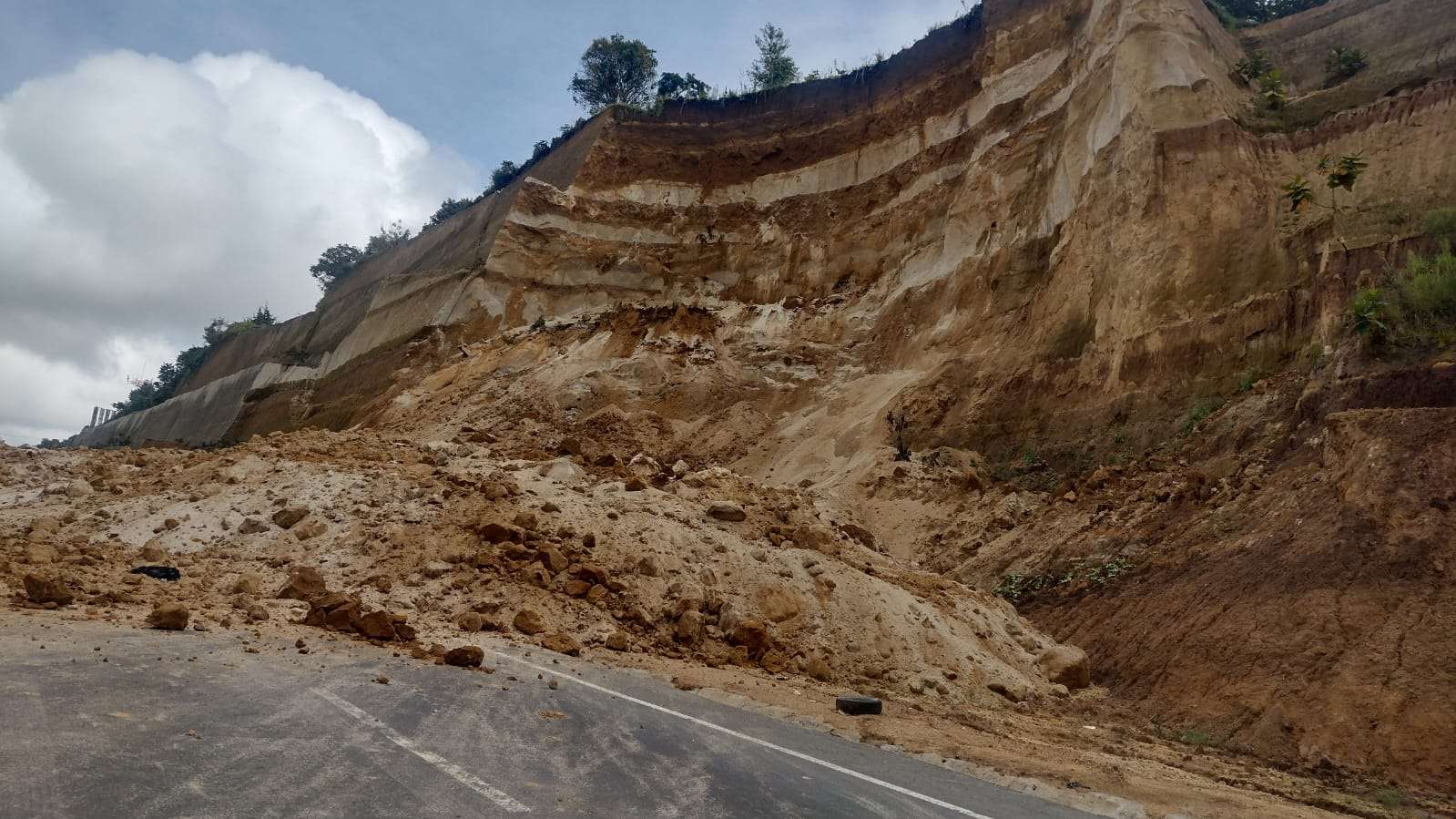 Nuevo derrumbe en Libramiento de Chimaltenango