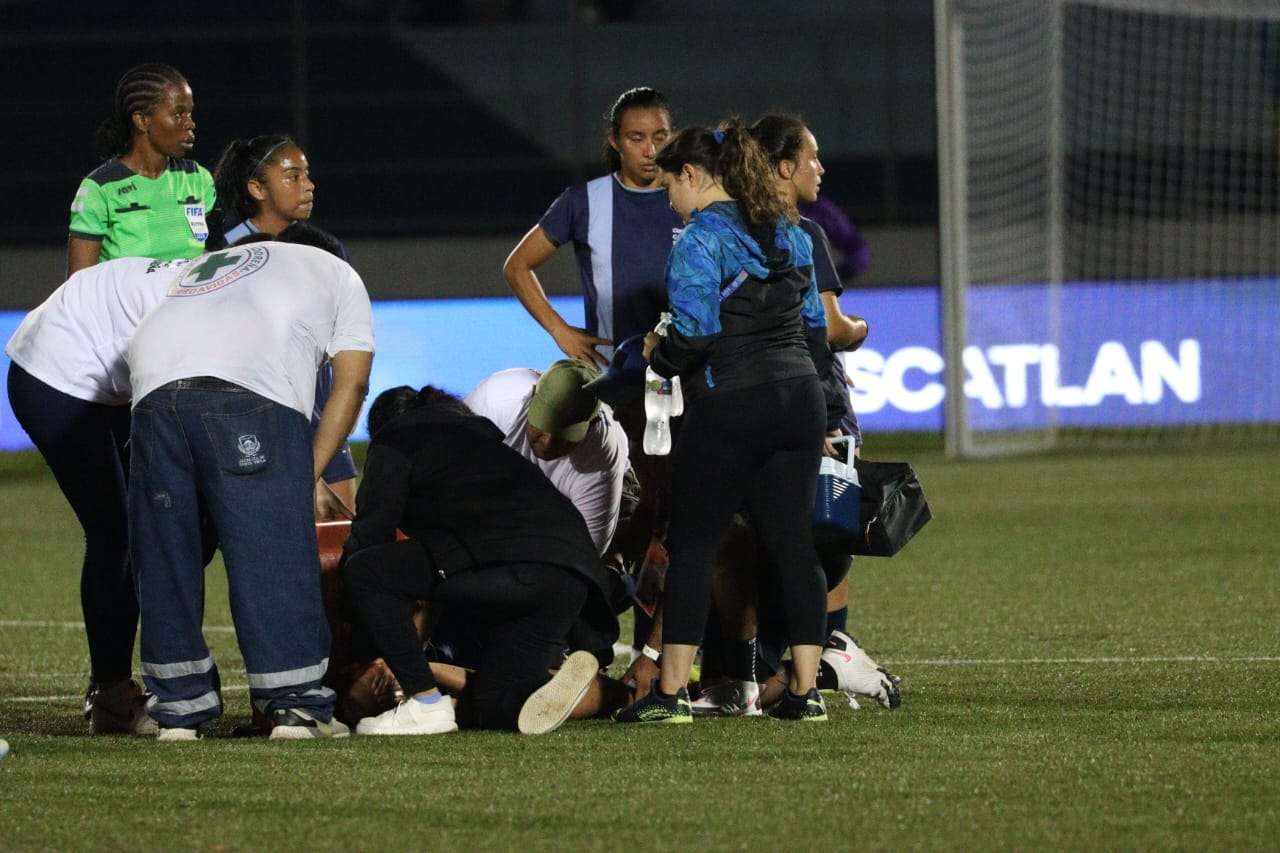 Andrea Álvarez selección