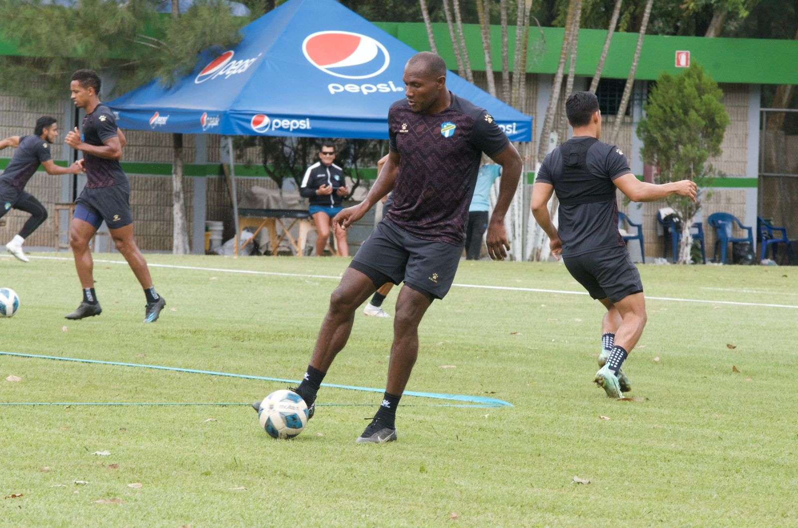 Juan Anangonó pretemporada Comunicaciones Apertura 2023