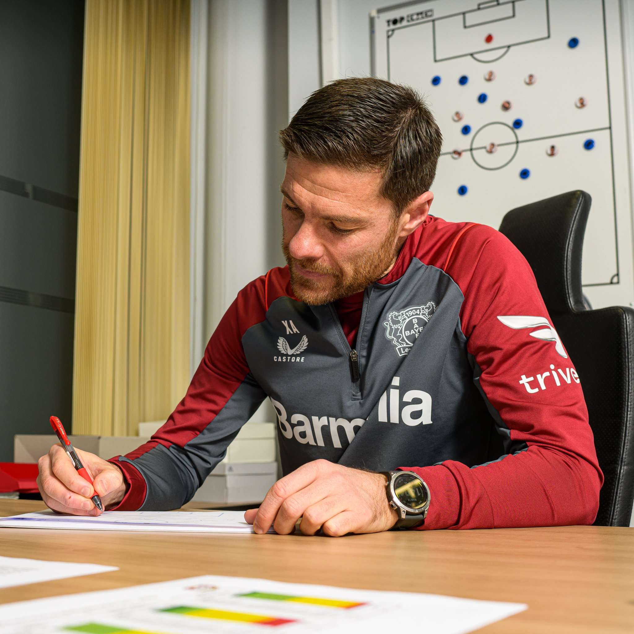 Bayer Leverkusen y Xavi Alonso anuncian acuerdo