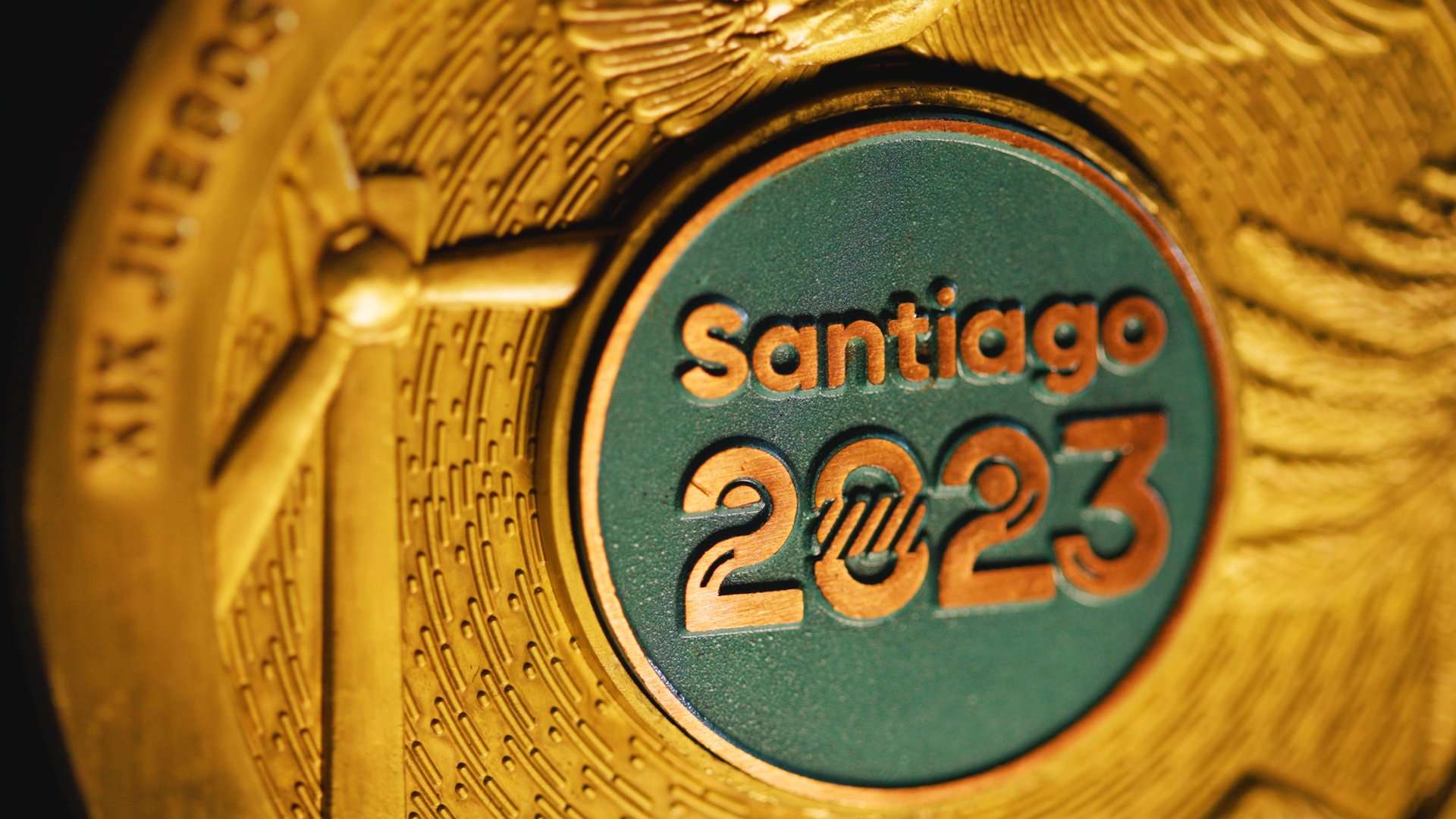 El comité organizador de los Juegos Panamericanos y Parapanamericanos Santiago 2023 que se disputarán en Chile en octubre, presentó este jueves las medallas que se colgarán los deportistas que, por primera vez en la historia de la competición, tendrán un corazón de cobre, metal que es parte de la identidad de este país sudamericano