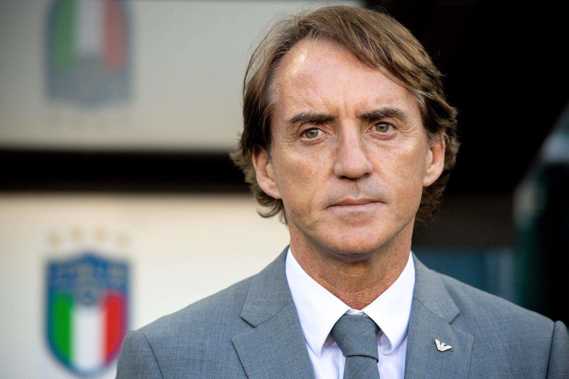 Mancini dimite como seleccionador de Italia