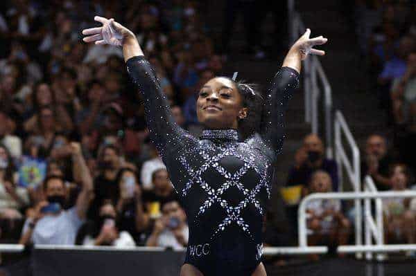 Simone Biles durante el Campeonato de Gimnasia de Estados Unidos, este 27 de agosto de 2023. EFE/EPA/JOHN G. MABANGLO