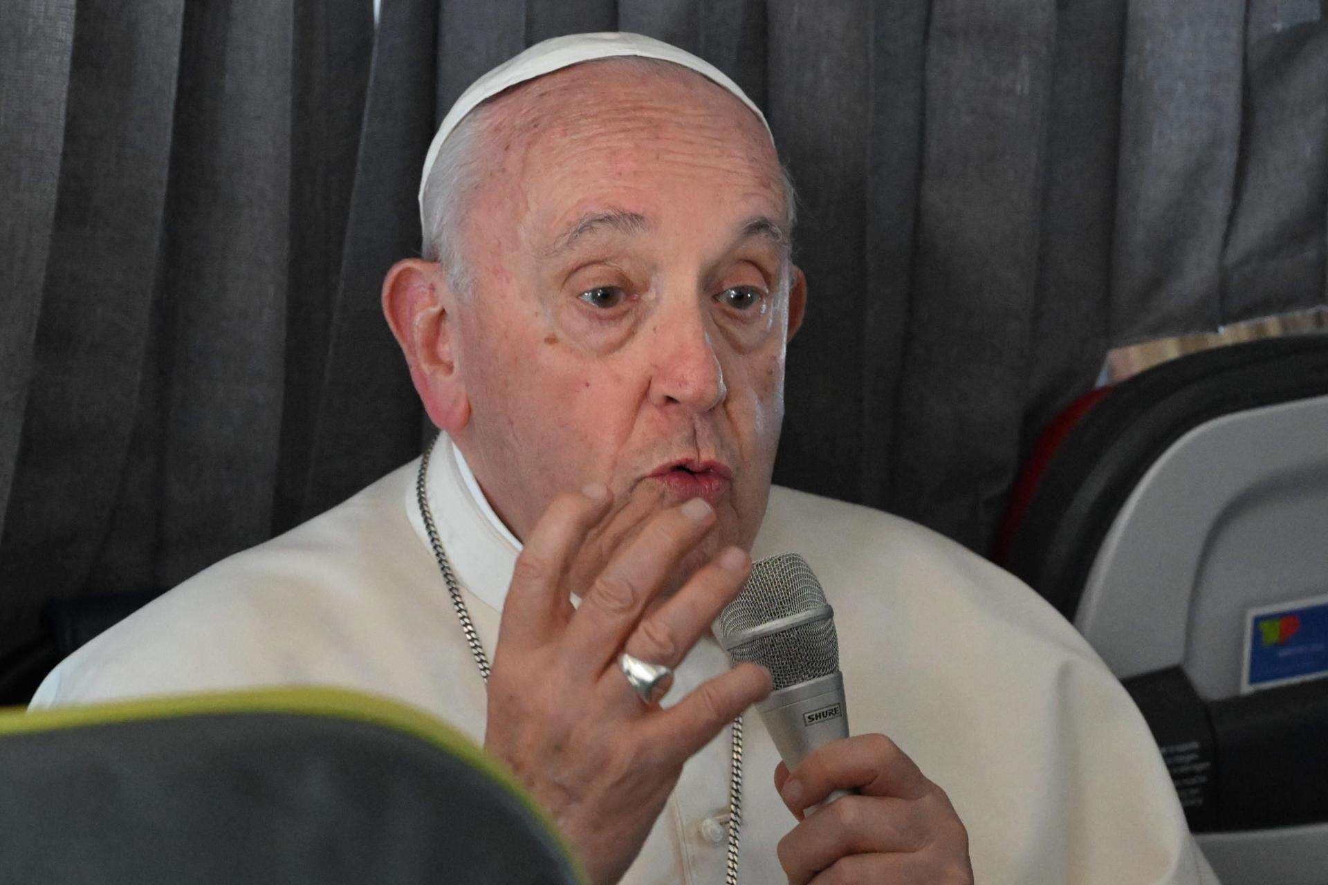 El papa francisco dice que la Iglesia está abierta a todos, también a los homosexuales