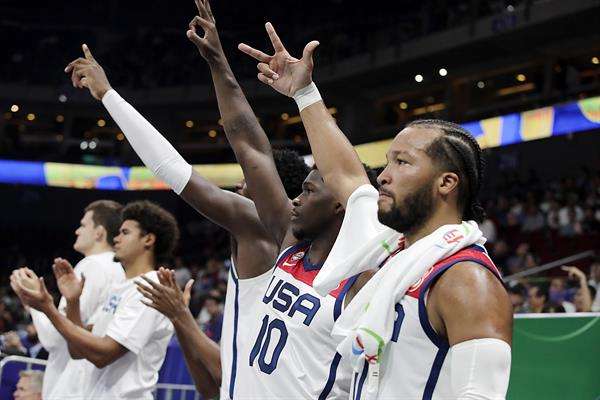 Estados Unidos sufre para superar a Montenegro, pero ya está en cuartos