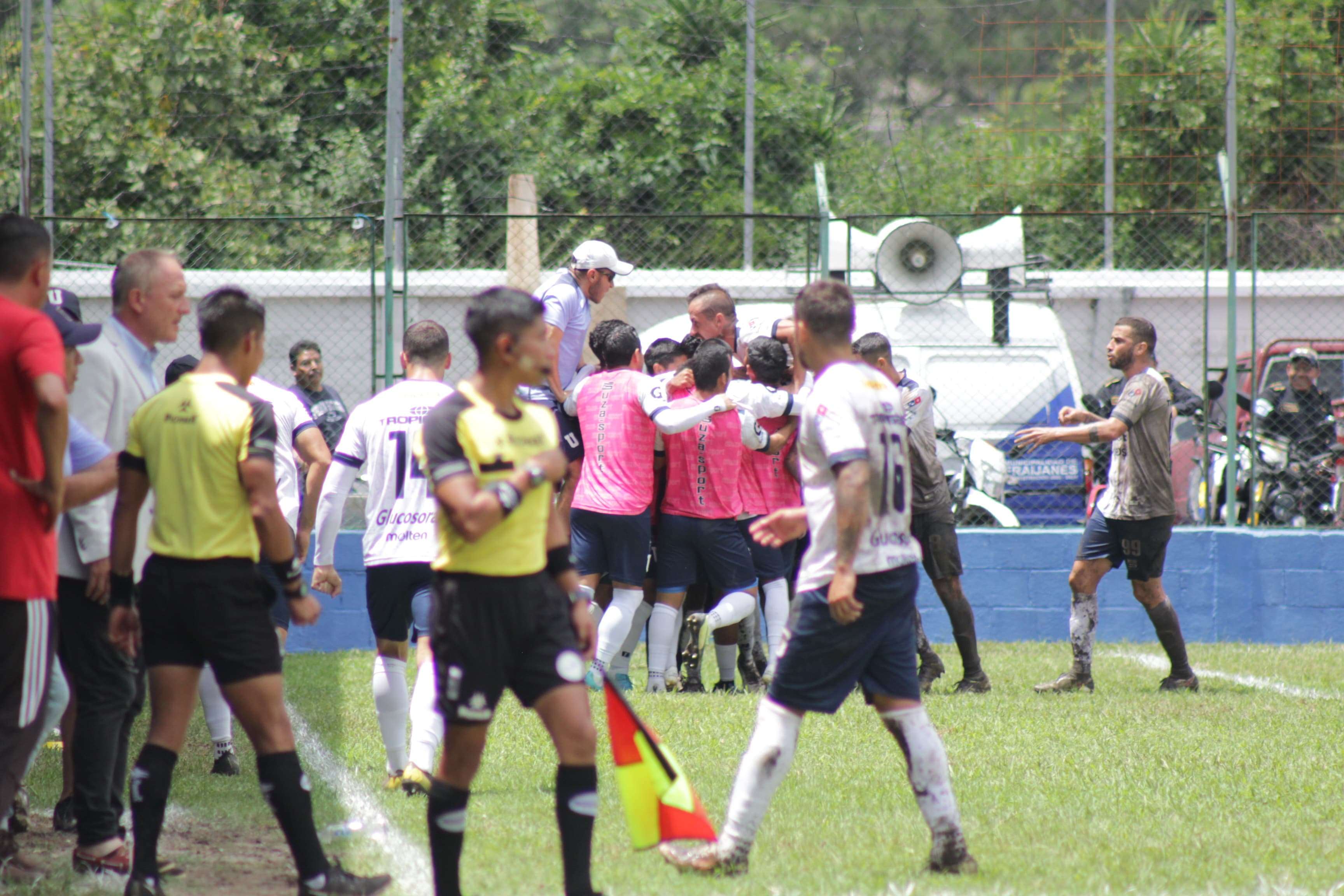 Universidad Primera división Apertura