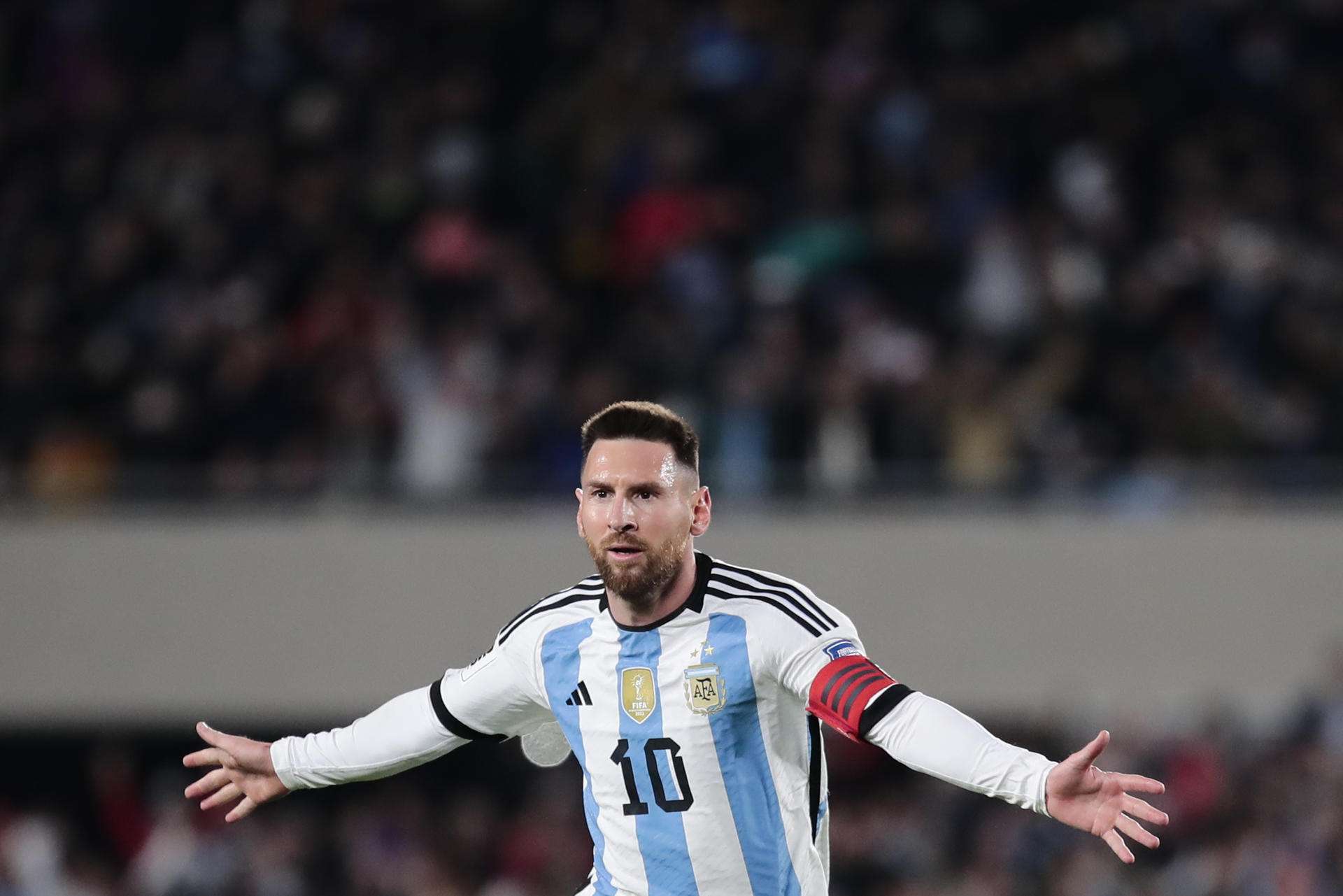 Messi se somete a estudios médicos y se desconoce si viajará a Bolivia