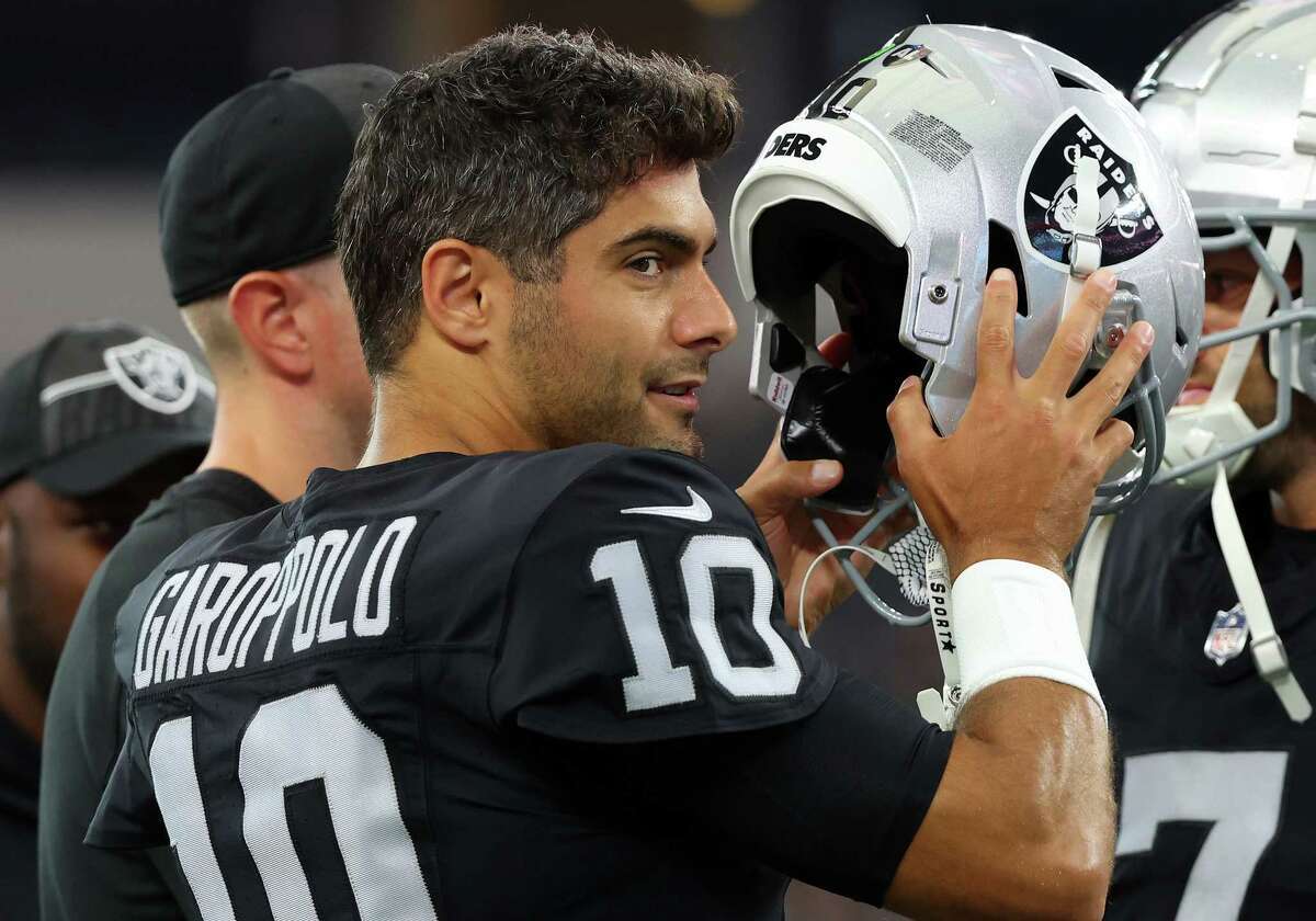 Garoppolo en protocolo de conmoción