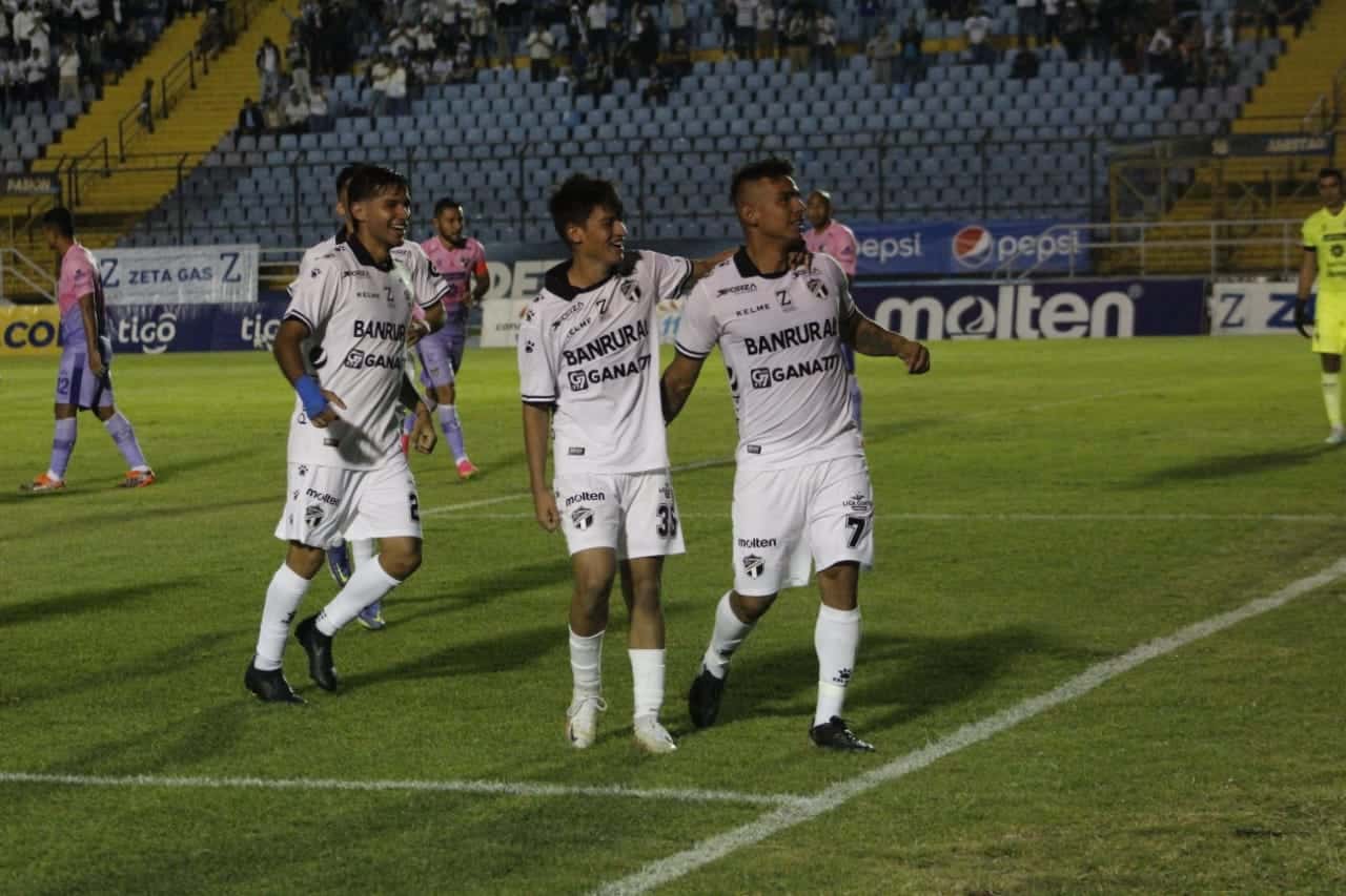 Clásico entre Municipal y Comunicaciones con nuevo cambio