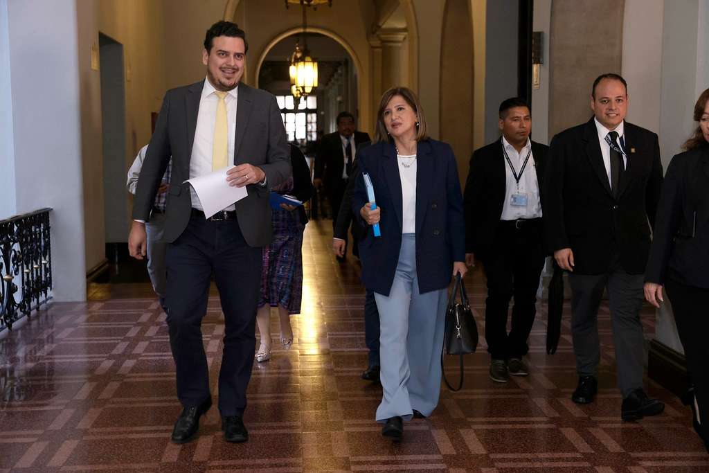 Equipos de transición continúan con reuniones en seguimiento al proceso