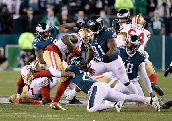 Fotografía de archivo, tomada el pasado 29 de enero, en la que se registró un partido de la NFL entre los 49ers de San Francisco 49ers y los Eagles de Filadelfia, en el estadio Lincoln Financial Field, en Filadelfia (Pensilvania). EFE/Jason Szenes