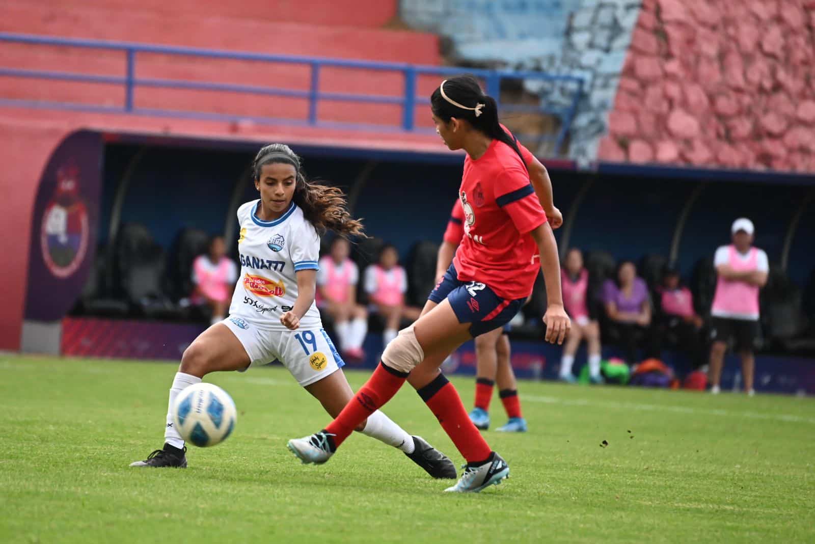 Municipal Femenil sigue con la hegemonía ante las Cremas