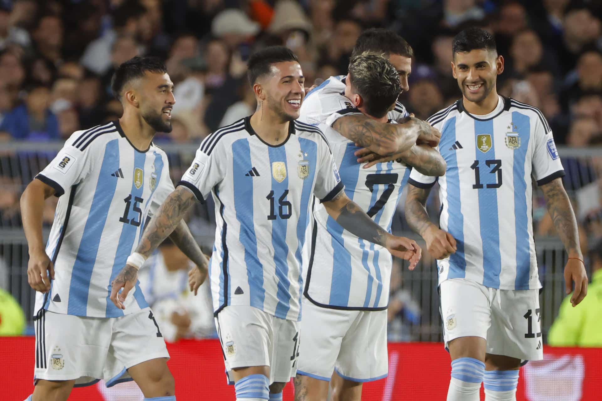 La Selección campeona del Mundo, Argentina, se quedó con los tres puntos en el Monumental ante Paraguay.